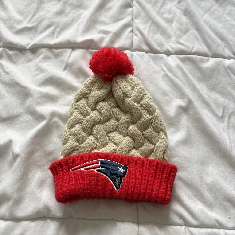New England Patriots Chunky Knit Hat Pom Pom Cuff Red Womens NFL Team Apparel